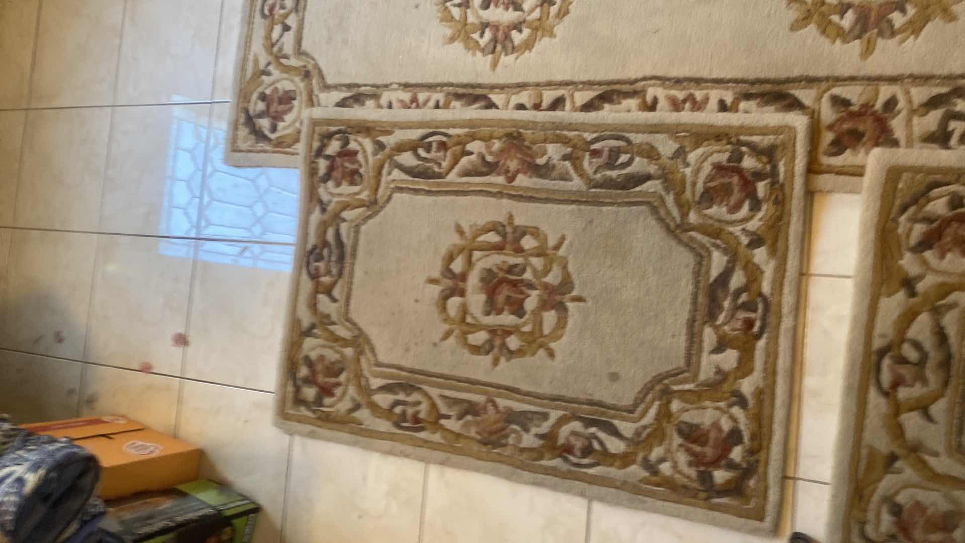 Photo 1 of 1 -MOMENI HARMONY COLLECTION HAND WOVEN WOOL RUG28“ x 94“ & 4 2‘ x 3”