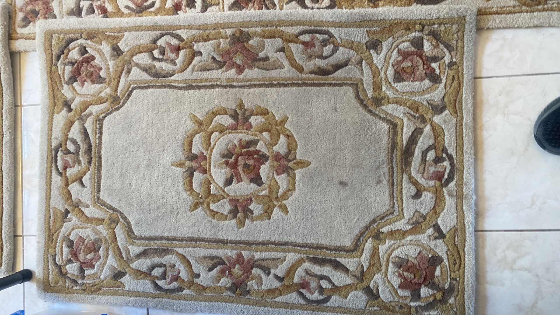 Photo 1 of 1 -MOMENI HARMONY COLLECTION HAND WOVEN WOOL RUG28“ x 94“ & 4 2‘ x 3”