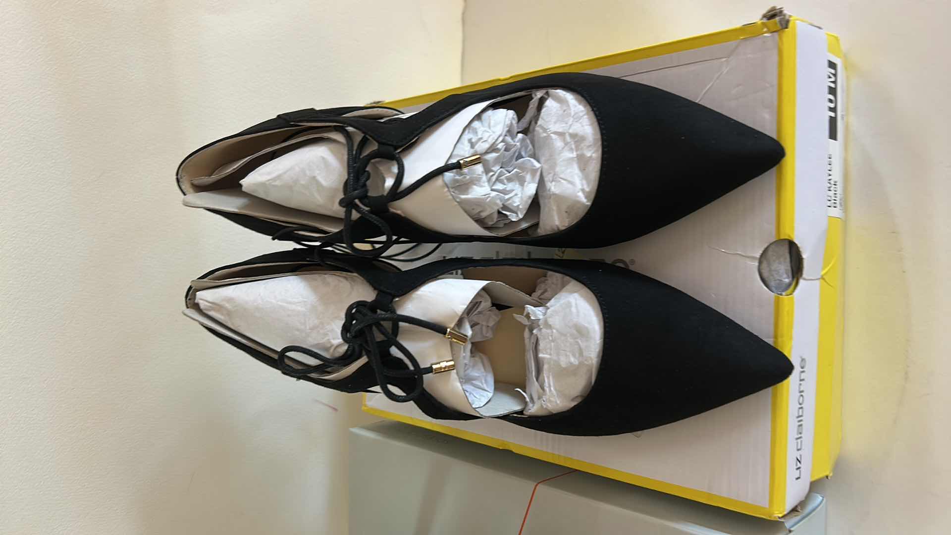 Photo 1 of 2 PAIR OF WOMENS SHOES SIZE 10