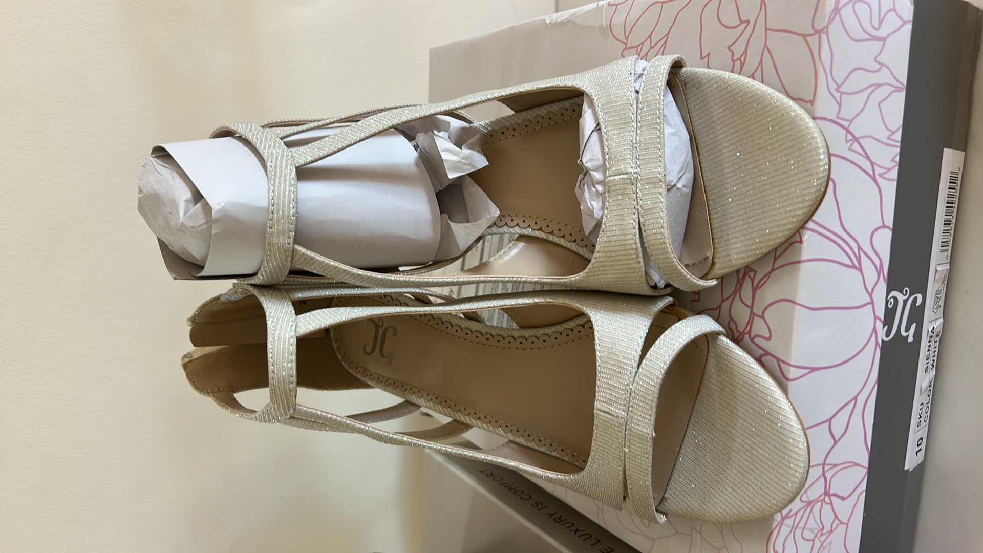 Photo 1 of 2 PAIR OF WOMENS SHOES SIZE 10