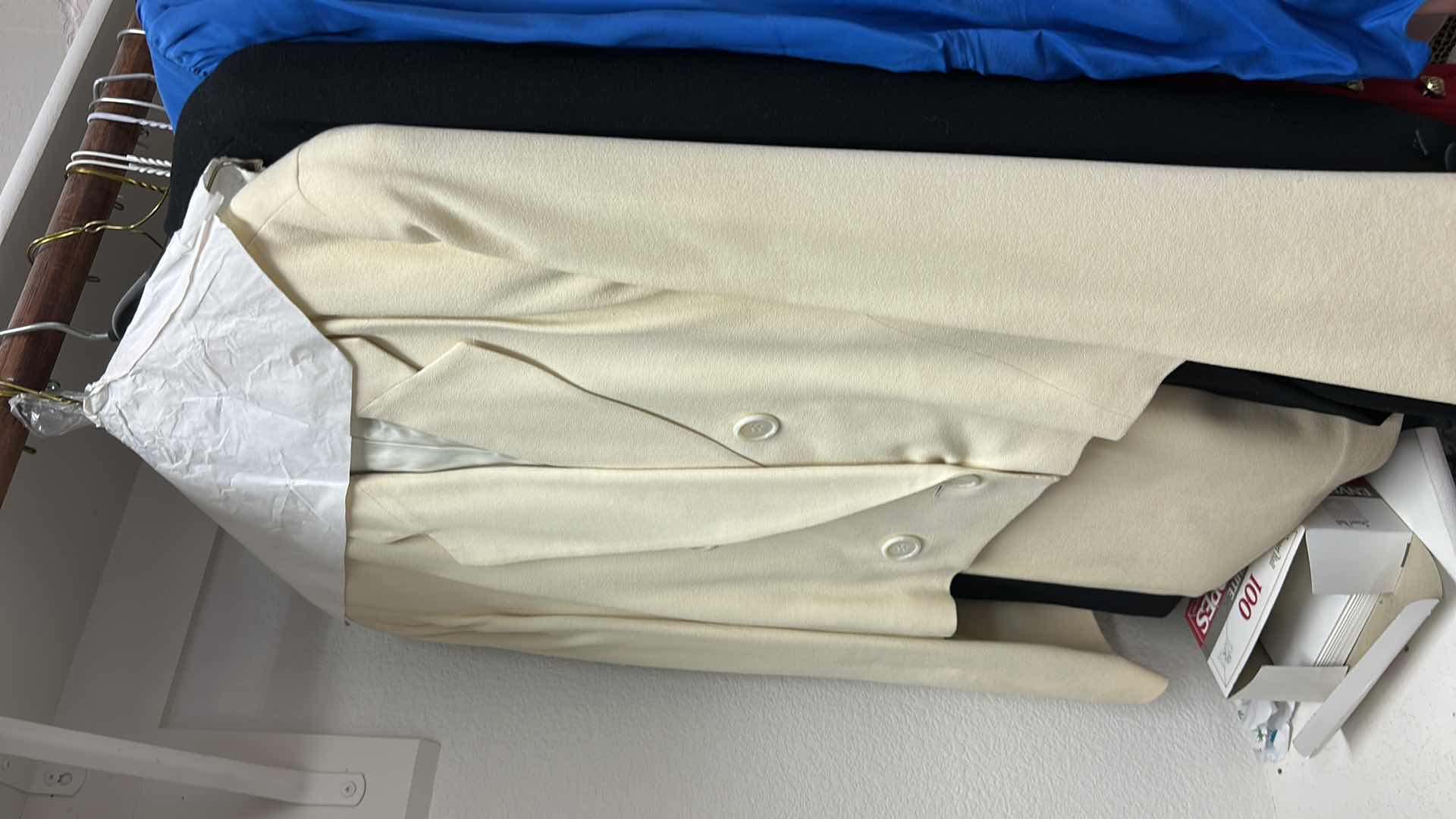 Photo 1 of 25 PCS WOMENSWEAR- XL, XXL