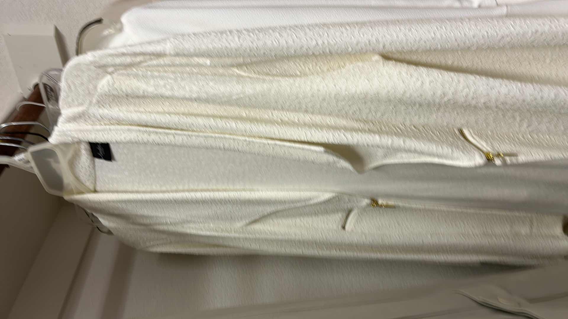 Photo 1 of 25 PCS WOMENSWEAR- XL, XXL