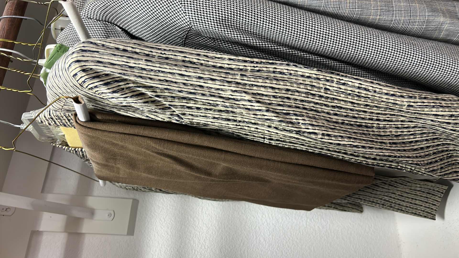 Photo 1 of 25 PCS WOMENSWEAR- XL, XXL