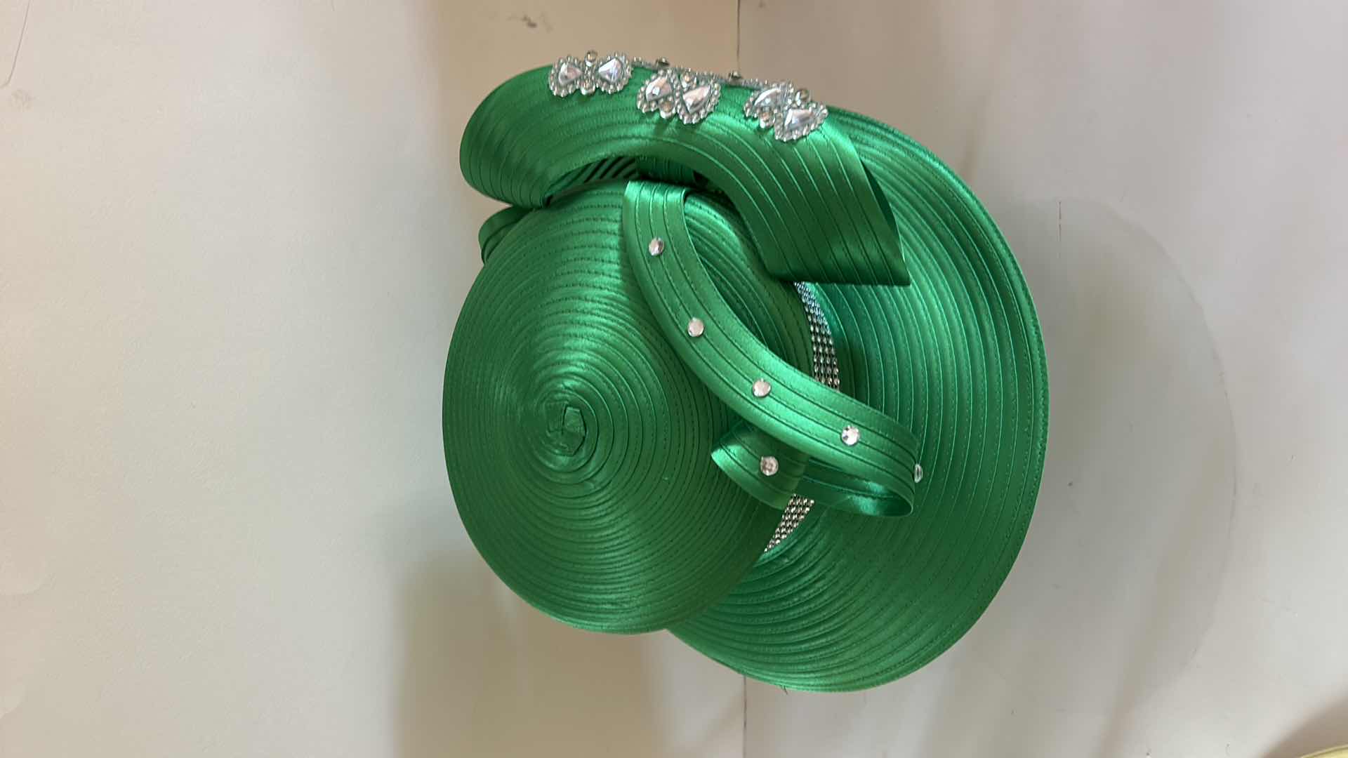 Photo 4 of 2 WOMENS HATS