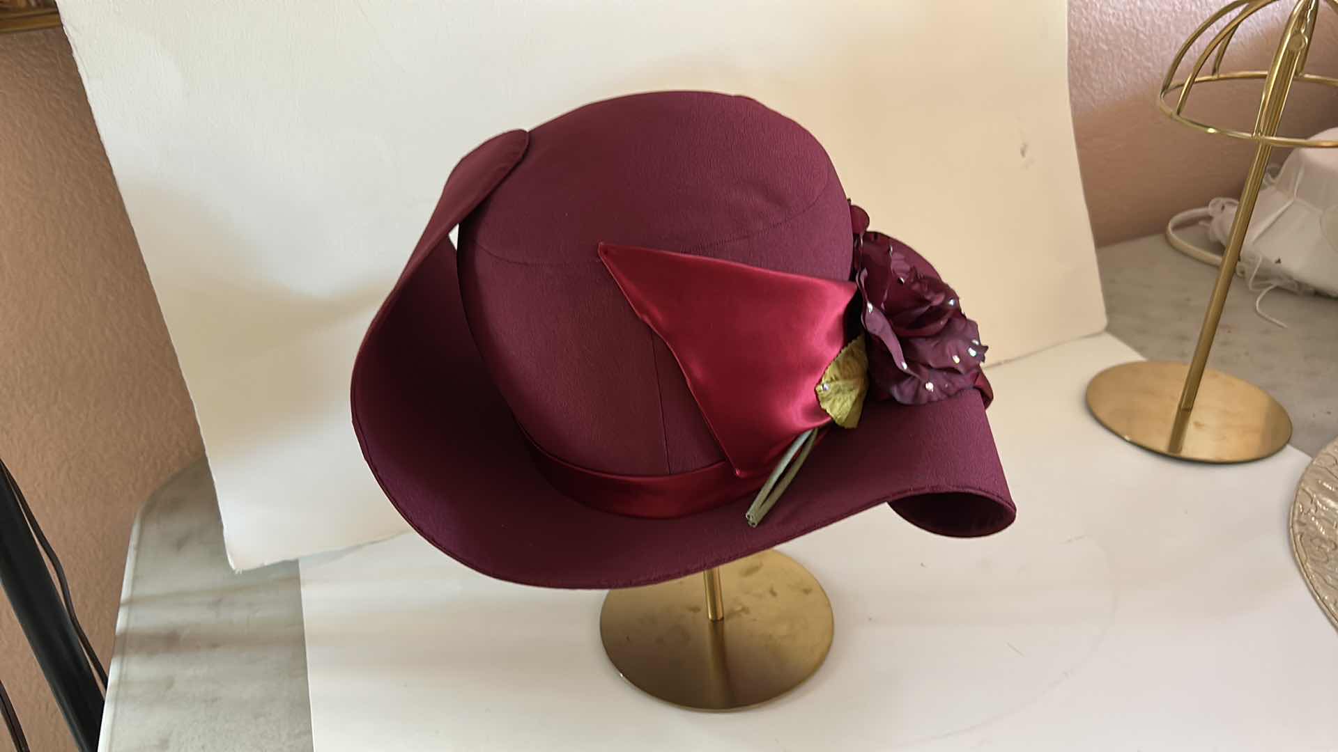 Photo 1 of 2 WOMENS HATS