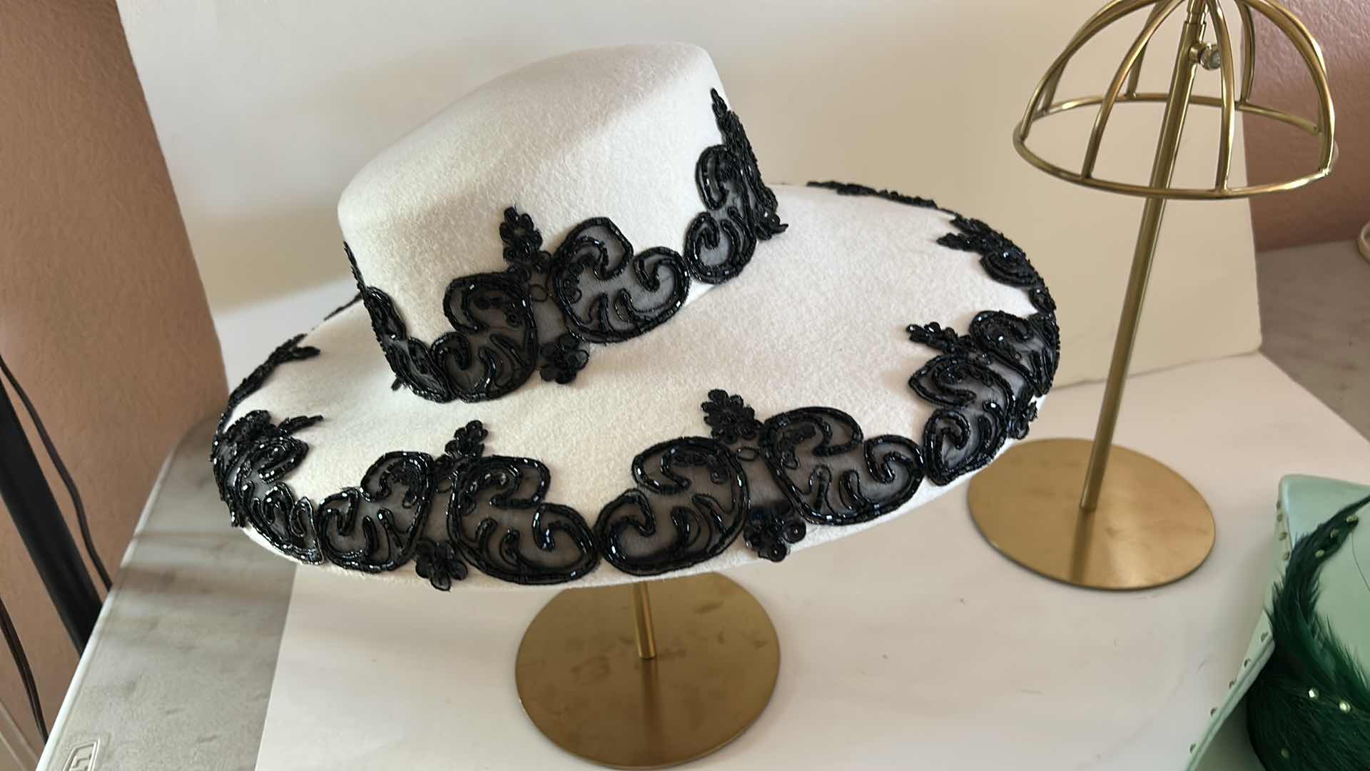Photo 1 of 2 WOMENS HATS