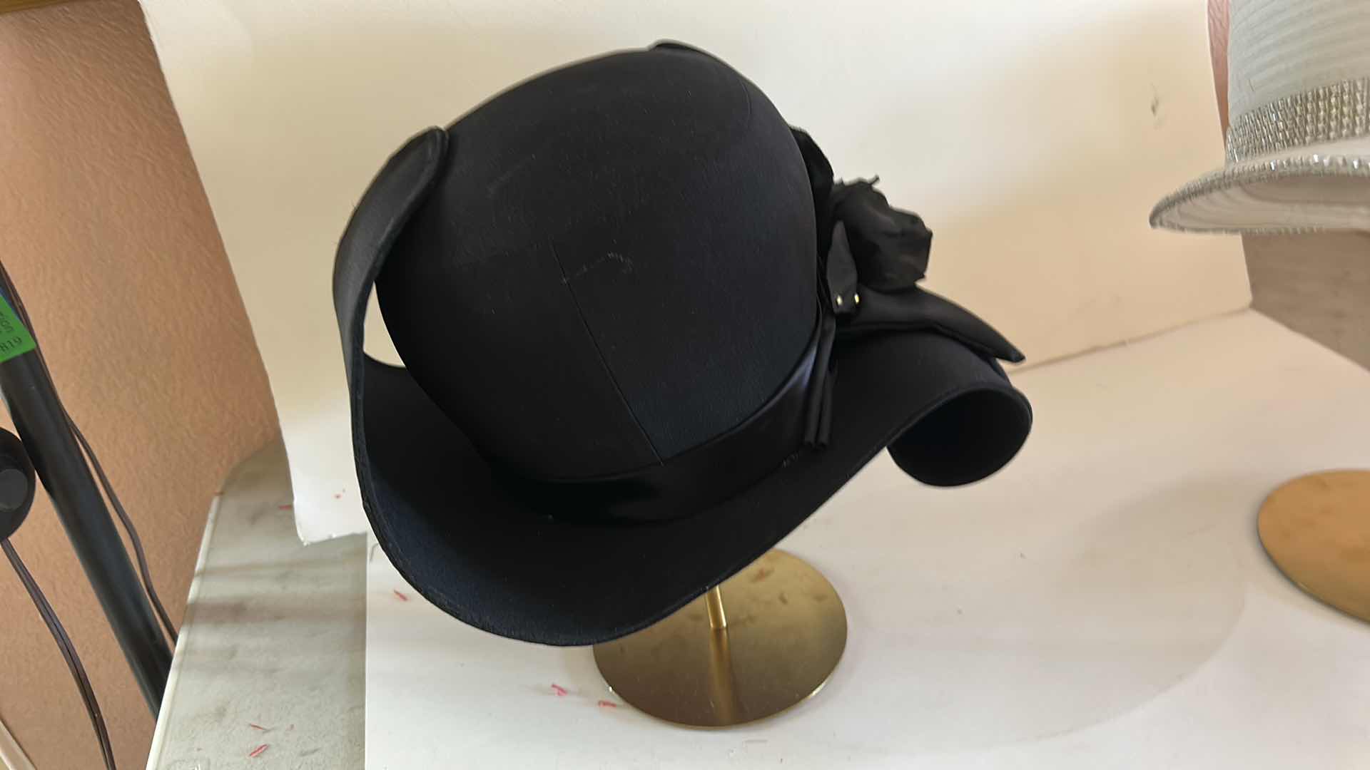 Photo 1 of 2 WOMENS HATS