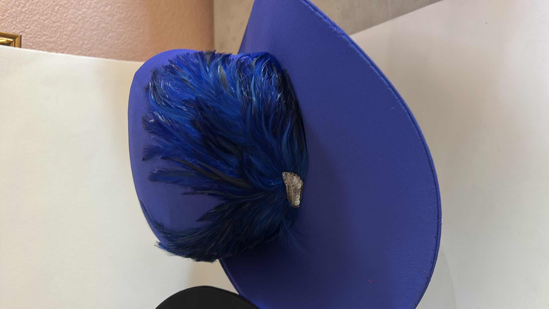 Photo 1 of 2 WOMENS HATS