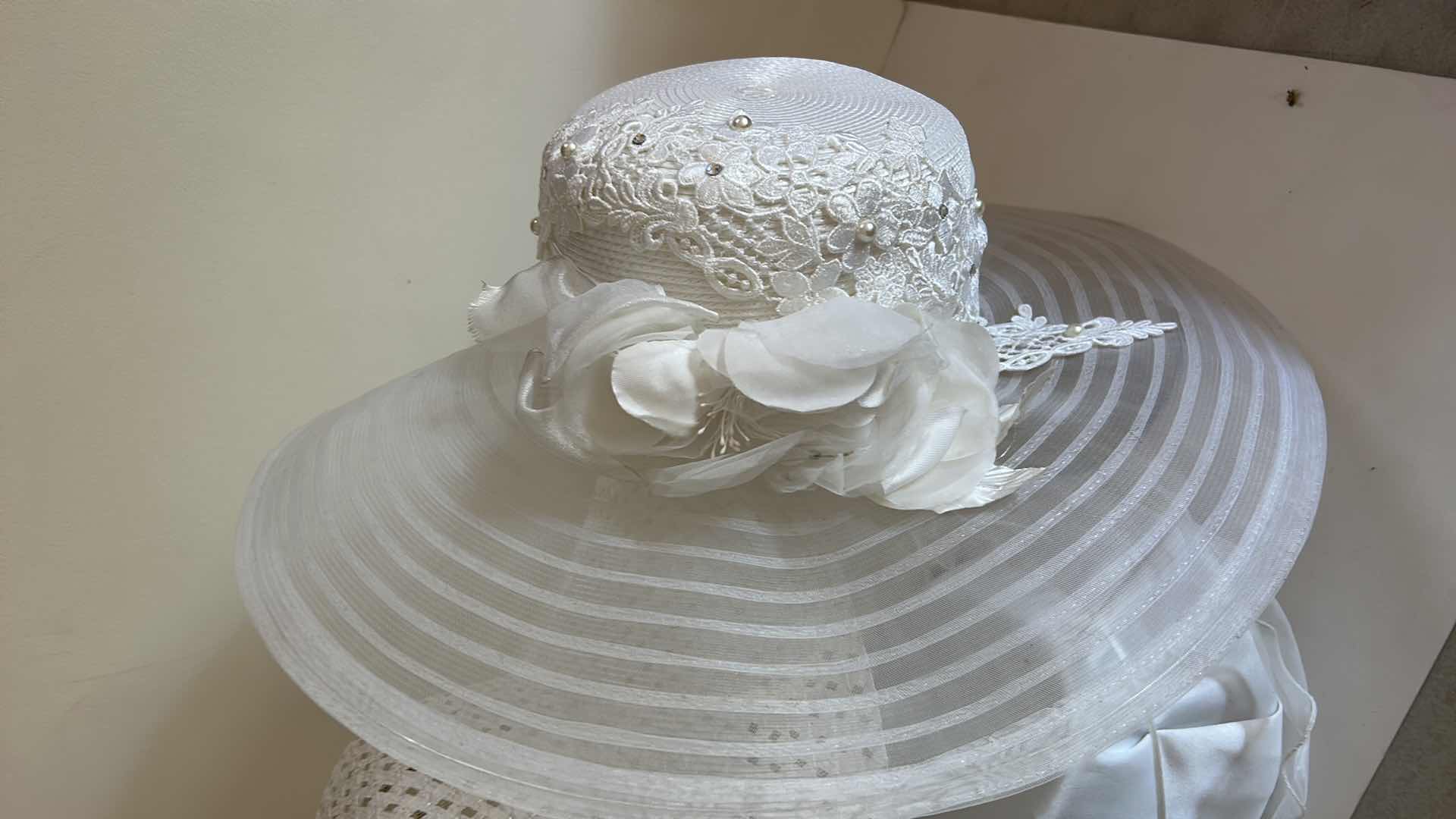 Photo 3 of 3 WOMENS HATS