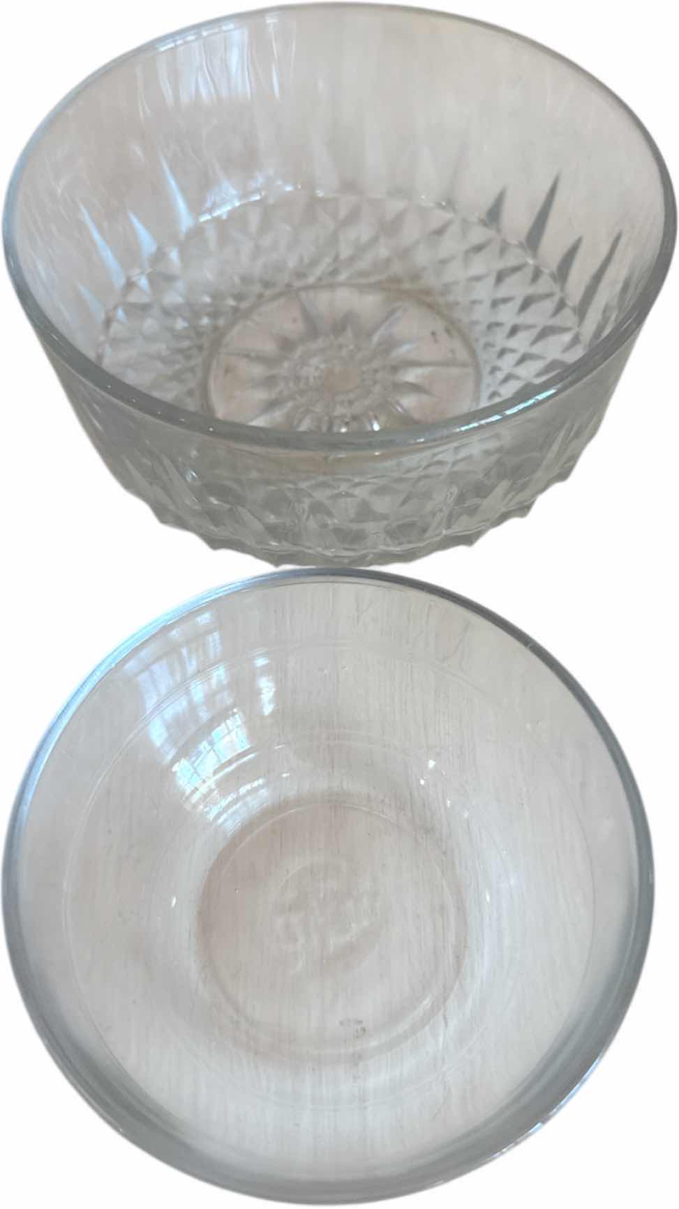 Photo 1 of 3- VINTAGE GLASS TEAPOT CUSTARD BOWL AND CANDY BOWL

TEAPOT
H6.5”