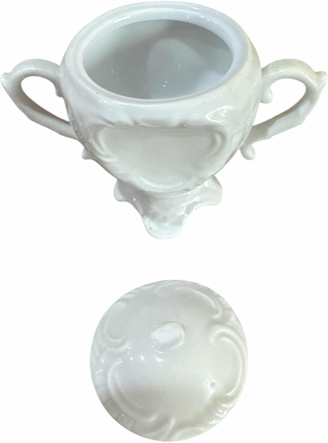 Photo 1 of 3- VINTAGE WHITE CERAMIC TEAPOT WITH CREAM AND SUGAR BOWLS
H5.5”