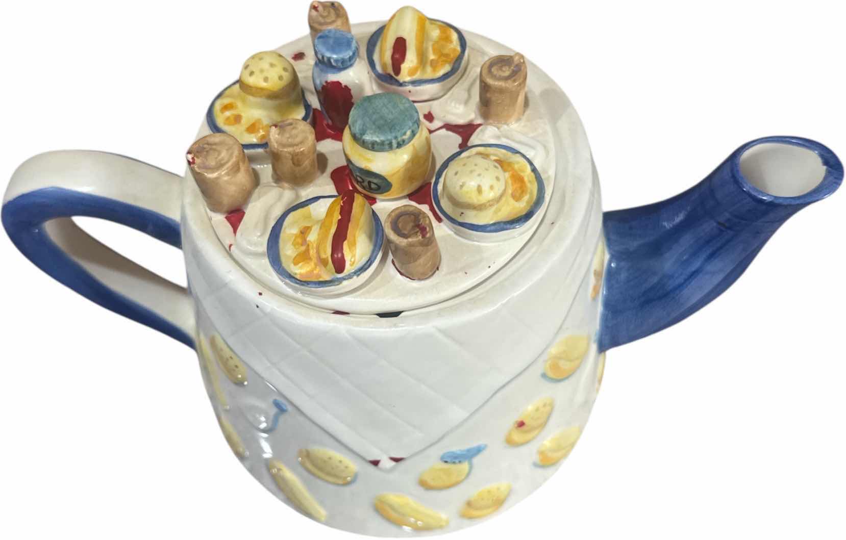 Photo 1 of 2- VINTAGE CARDINAL CERAMIC TEAPOTS 
H5”