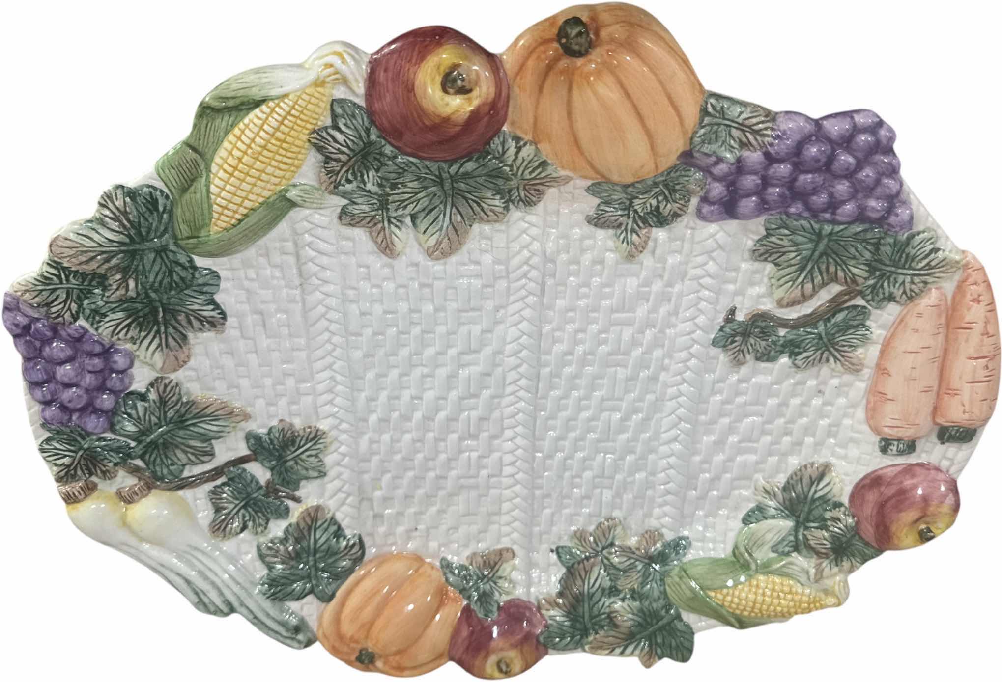 Photo 1 of 4- VINTAGE CERAMIC SERVING TRAY, DUCK PITCHER SALT AND PEPPER SHAKERS, FALL DESIGN
DUCK PITCHER
H9.5”