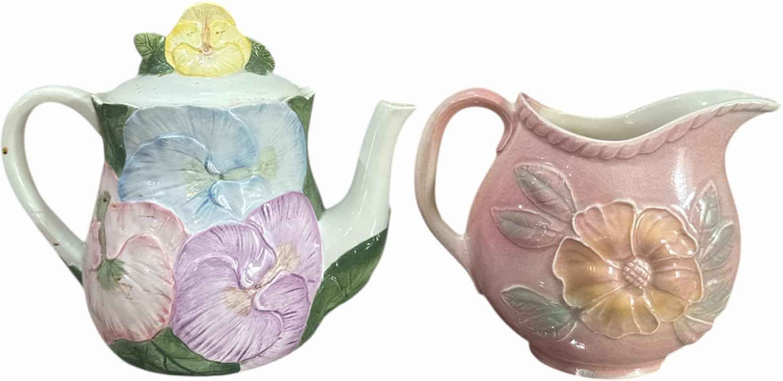 Photo 1 of 2- VINTAGE CERAMIC TEAPOT AND PITCHER FLORAL DESIGN
H7.5”