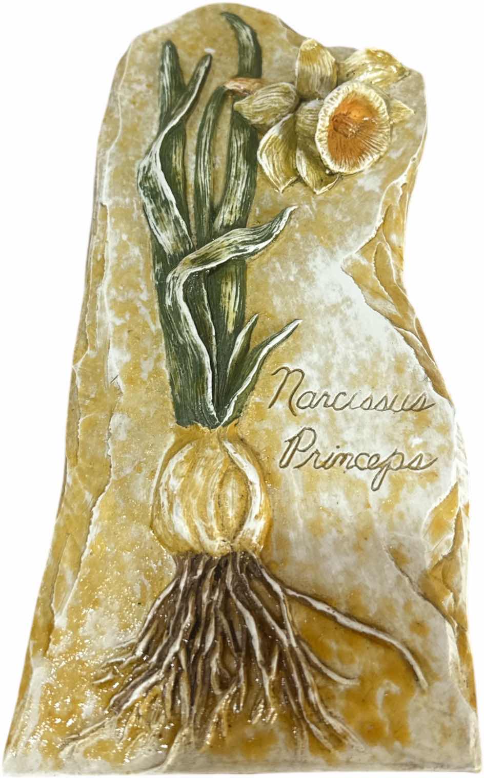 Photo 1 of 2- VINTAGE RESIGN WALL ART TULIP AND DAFFODIL DESIGN HOME DECOR
H10”