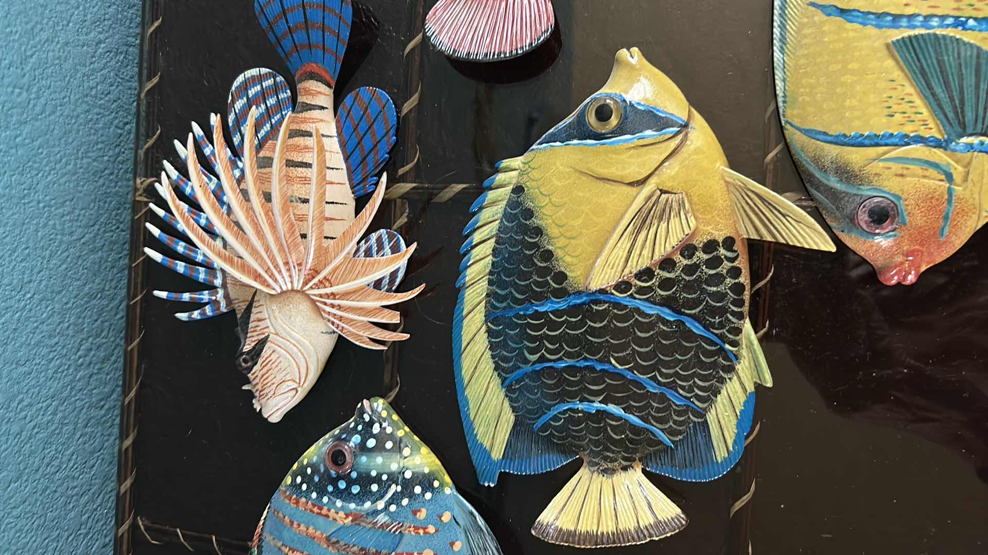 Photo 2 of 5 RESIN TROPICAL FISH WALL ART