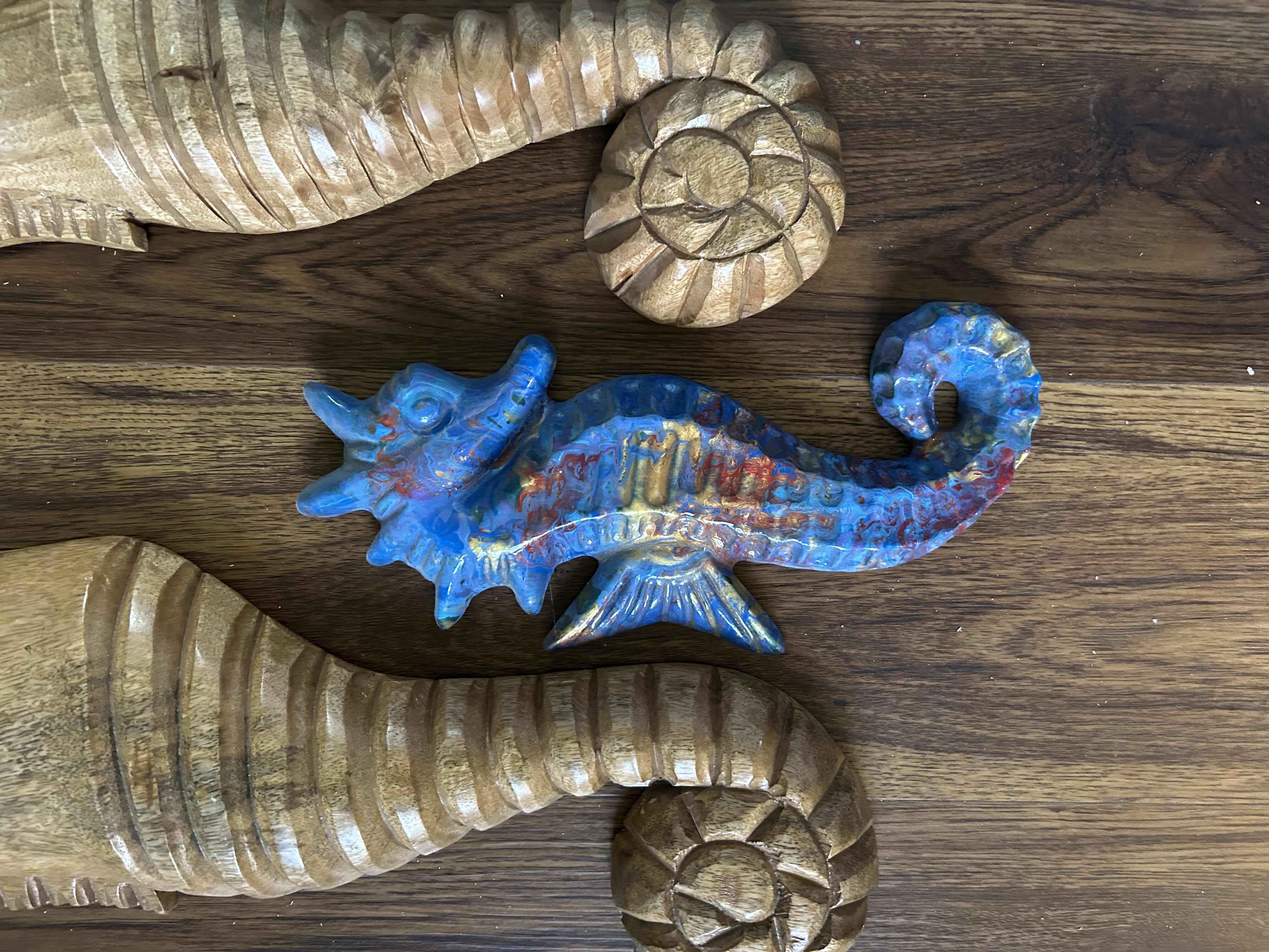 Photo 3 of 2 WOODEN SEAHORSES WALL DECOR & PLASTER SEAHORSE