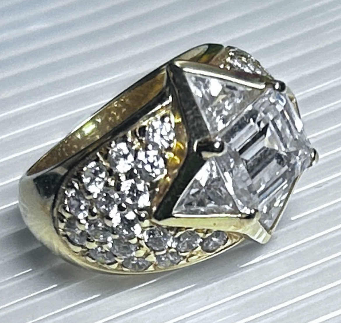 Photo 1 of 14K YELLOW GOLD RING WITH GLASS AND CZ STONES ESTIMATED SIZE 7 7.5