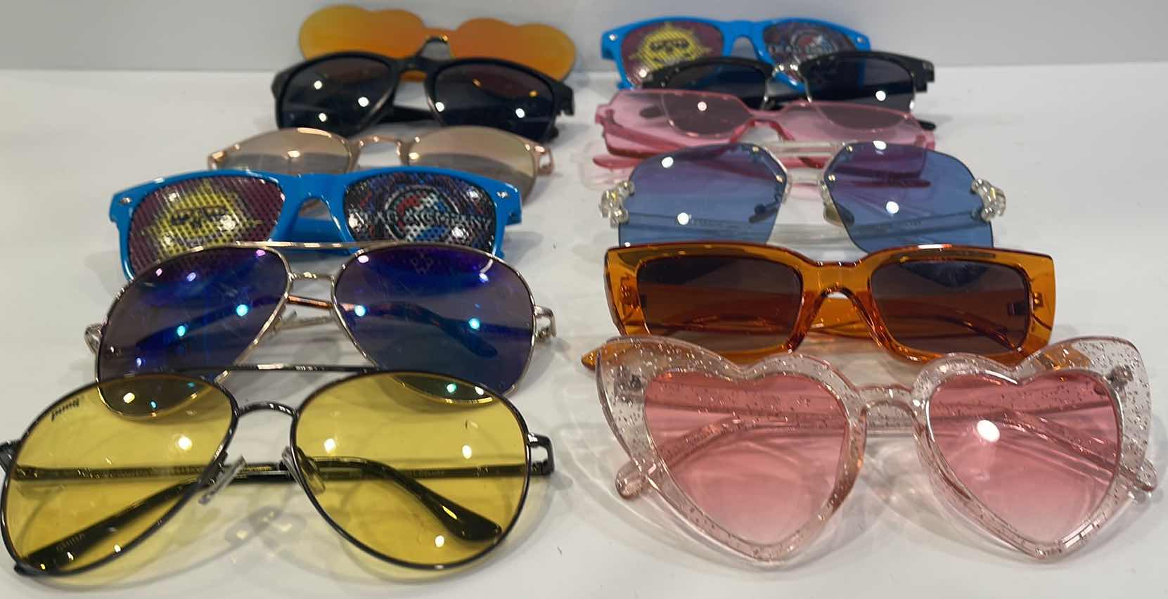 Photo 1 of FASHION SUNGLASSES