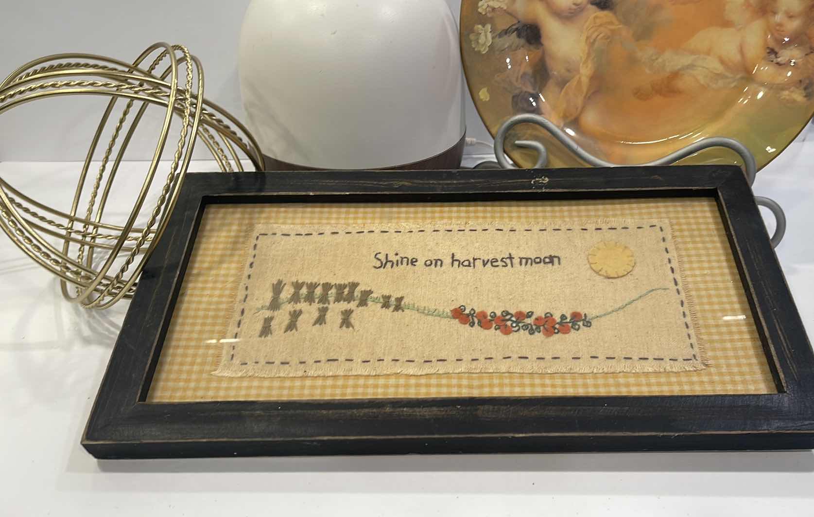 Photo 1 of HOME DÉCOR