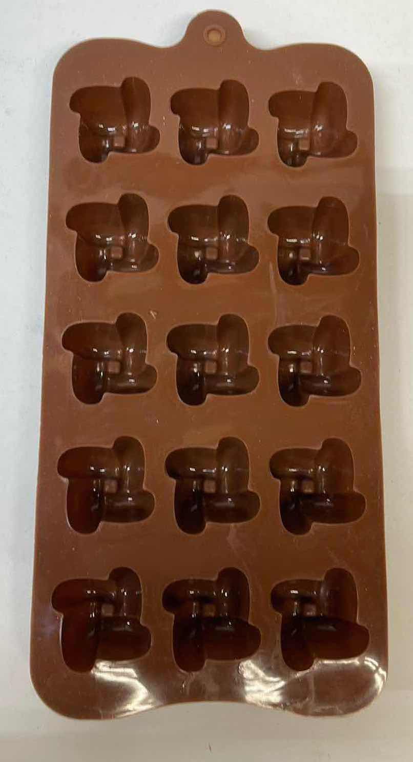 Photo 1 of  PYRAMID SHAPE CHOCOLATE CAKE SILICONE CAKE, ICE, PASTRY MOLD FOR 3D CRAFTING TOOL - RETAIL PRICE $24.99