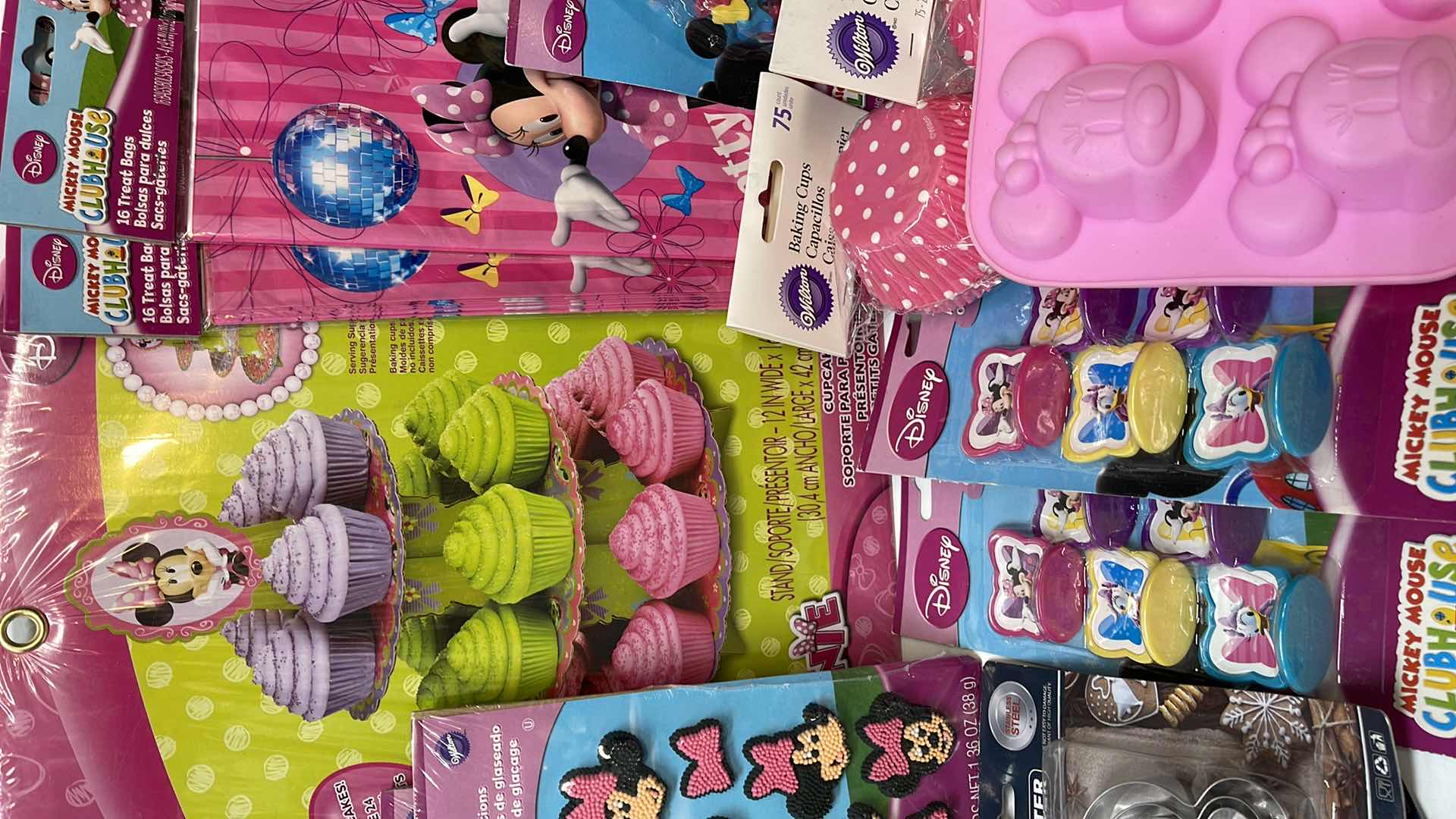Photo 1 of NIB WILTON DISNEY MINI MOUSE PARTY SUPPLIES - RETAIL PRICE $50.00