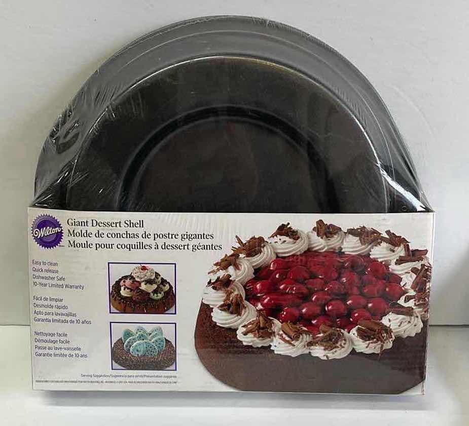 Photo 1 of NIB WILTON GIANT DESERT SHELL MOLD WITH PARTY ACCESSORIES - RETAIL PRICE $50.00