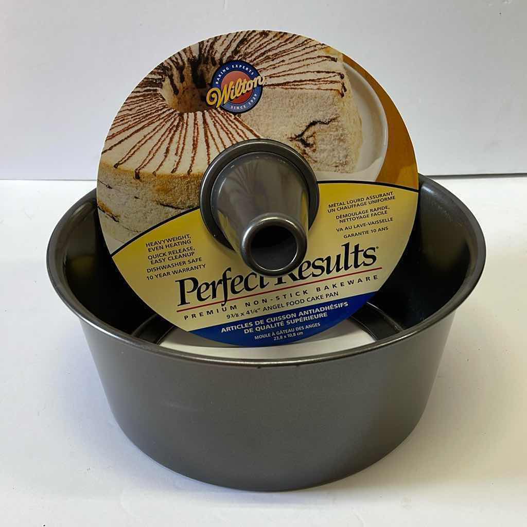 Photo 1 of NEW WILTON PERFECT RESULTS 9 3/8 x 4 1/2 ANGEL FOOD CAKE PAN - RETAIL PRICE $30.00