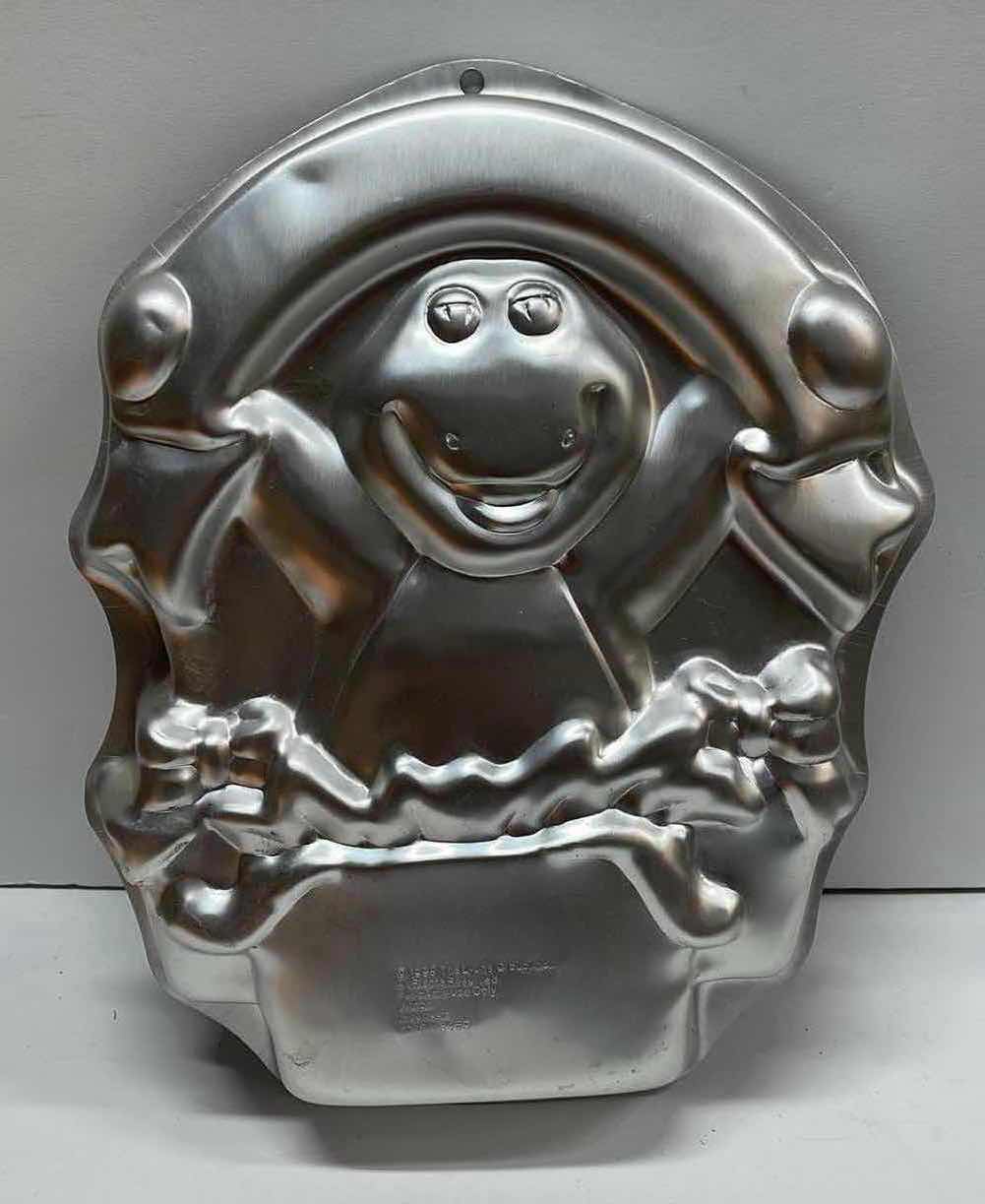 Photo 1 of NOS VINTAGE WILTON HAPPY BIRTHDAY BARNEY CAKE PAN - RETAIL PRICE $28.00