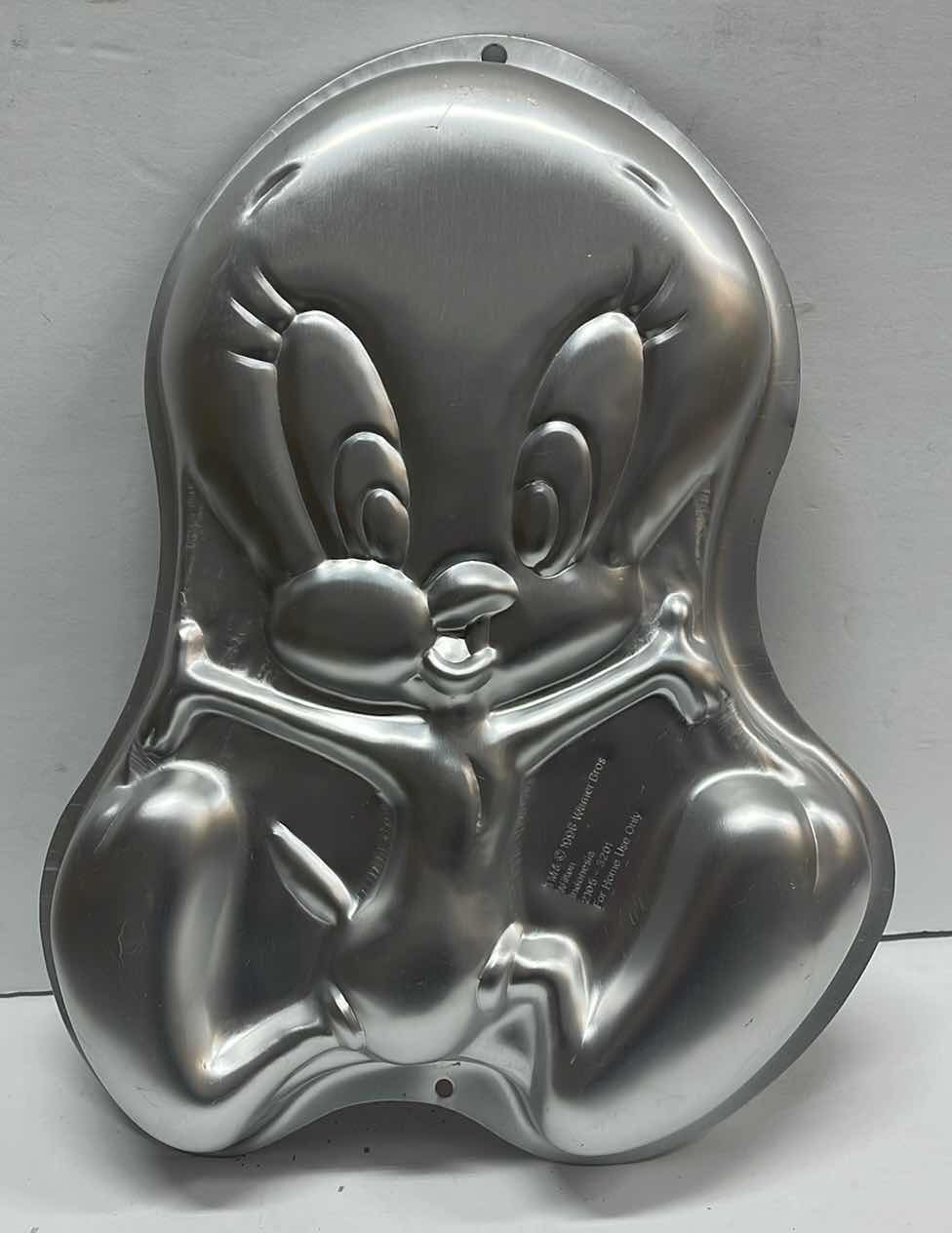 Photo 1 of NOS VINTAGE WILTON WARMER BROTHERS 1998 LOONEY TUNES TWEETY CAKE PAN -RETAIL PRICE $23.00
