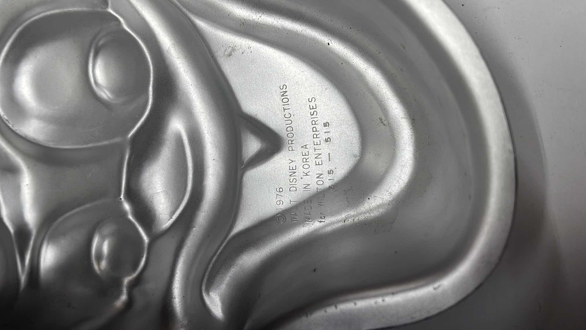 Photo 1 of NOS VINTAGE WILTON WALT DISNEY 1977 DONALD DUCK MINI CAKE PANS - TOTAL RETAIL PRICE $21.00