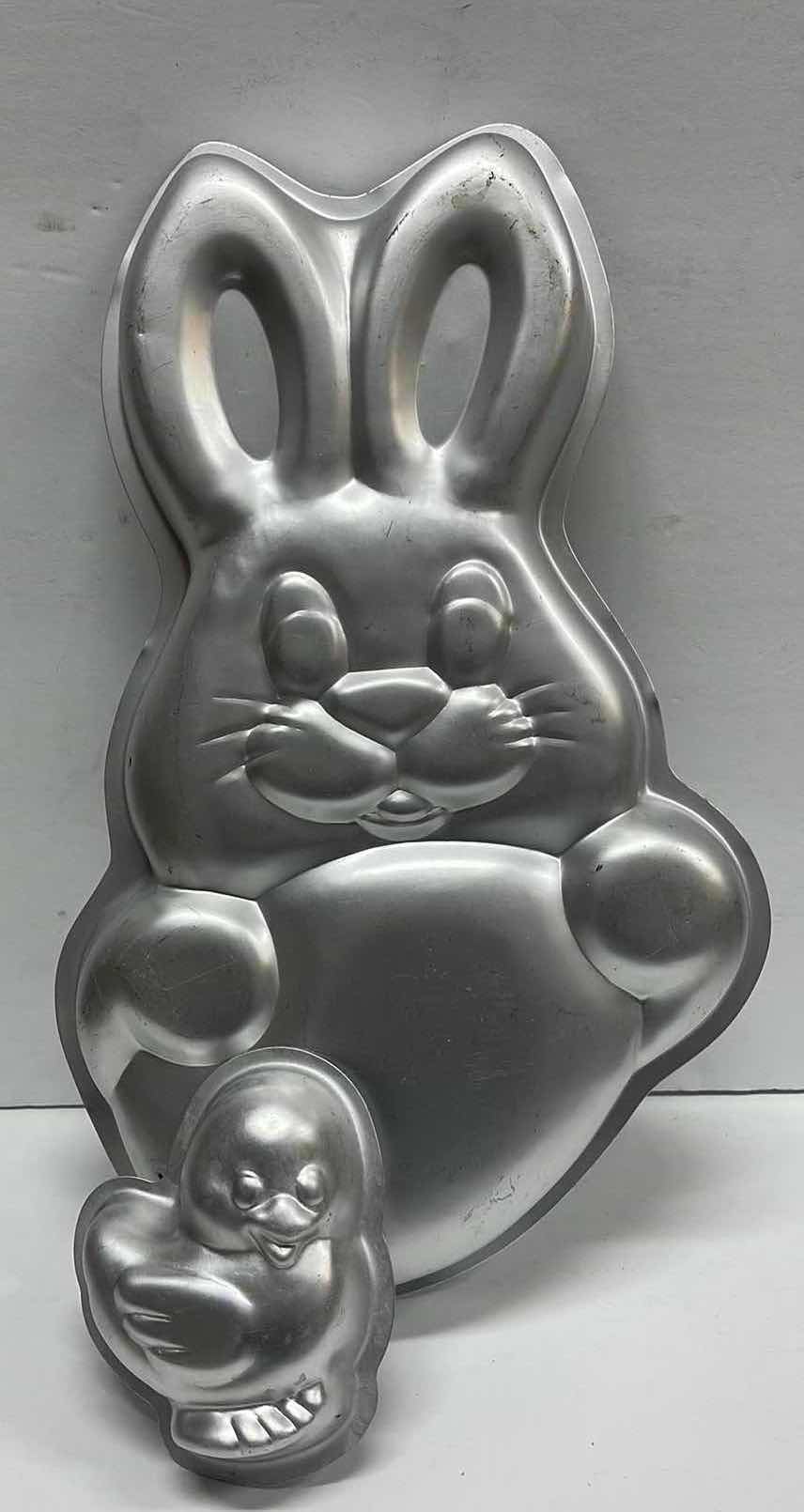 Photo 1 of NOS VINTAGE WILTON BUNNY & BABY CHICK CAKE PANS - TOTAL RETAIL PRICE $ 24.99