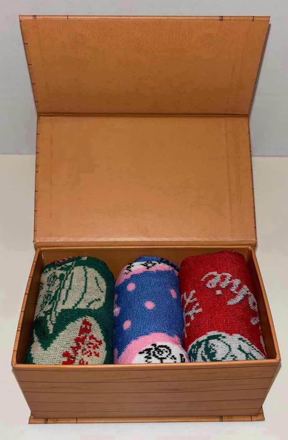 Photo 1 of NEW BIOWORLD A CHRISTMAS STORY 3-PACK MENS 8-12 CREW SOCK SET