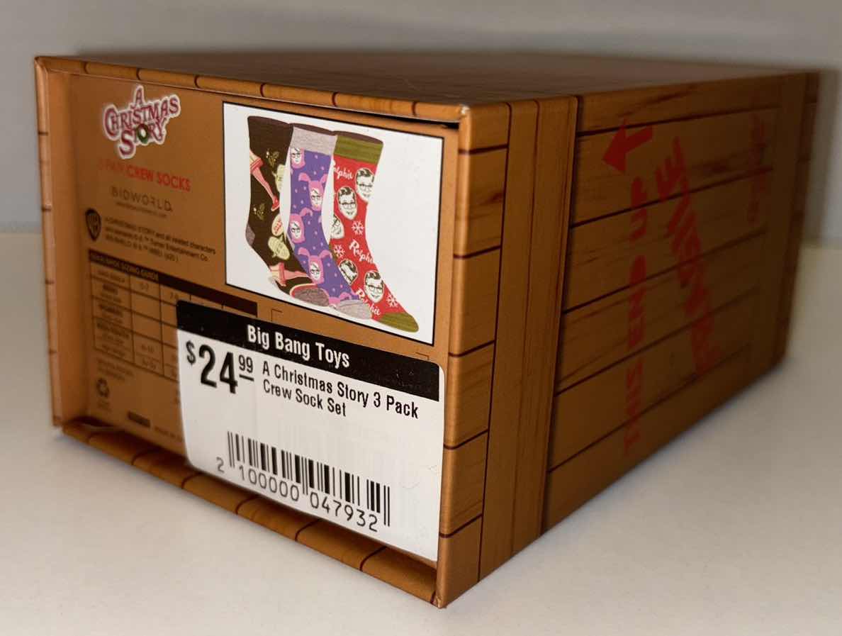 Photo 1 of NEW BIOWORLD A CHRISTMAS STORY 3-PACK MENS 8-12 CREW SOCK SET