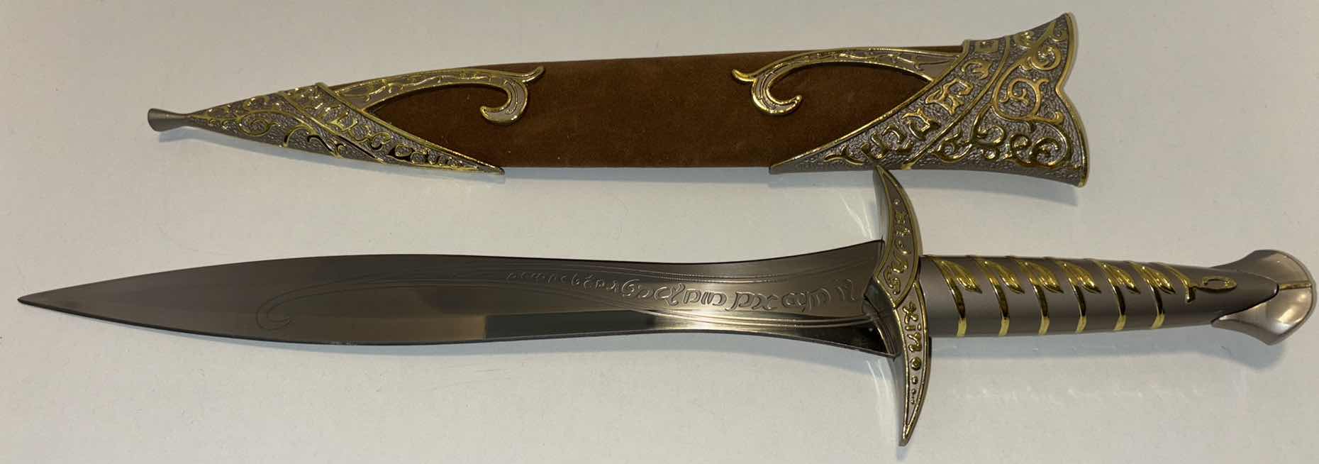 Photo 1 of NEW DIAMOND SELECT TOYS THE LORD OF THE RINGS DELUXE “FRODO” ACTION FIGURE & ACCESSORIES & NEW 20” LORD OF THE RINGS FRODO BAGGINS DART SWORD WITH BROWN VELVET SHEATH