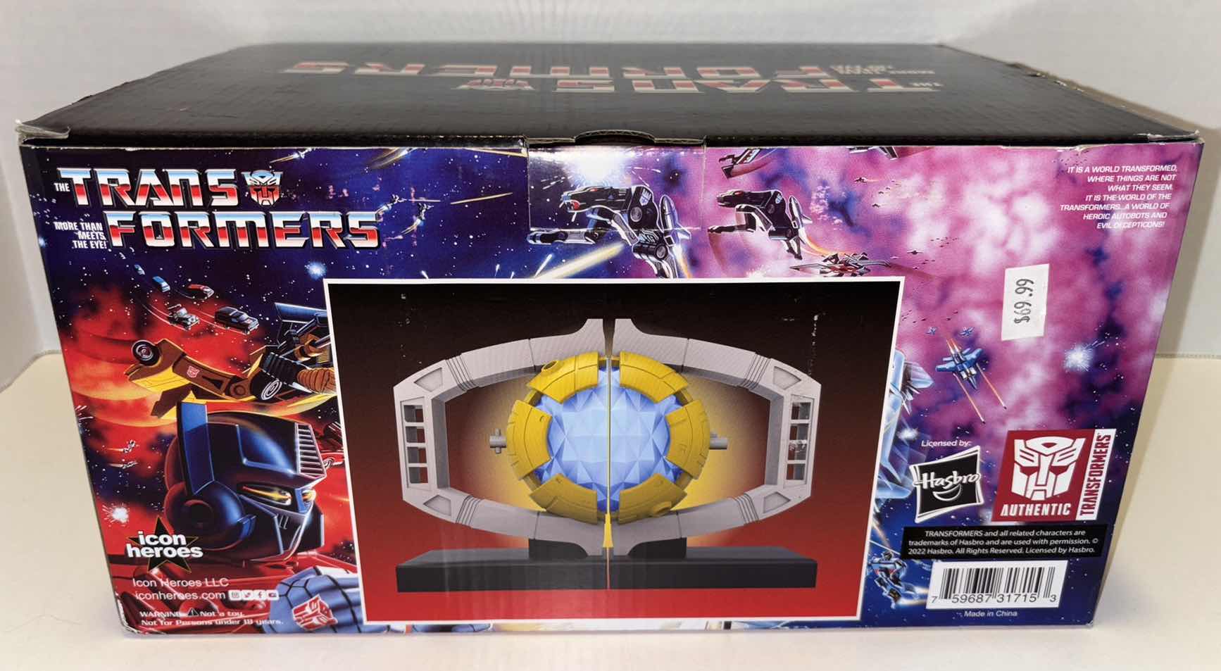 Photo 1 of NEW ICON HEROES THE TRANSFORMERS LIMITED EDITION MATRIX OF LEADERSHIP BOOKEND (NO. 1,245 OF 2,000)