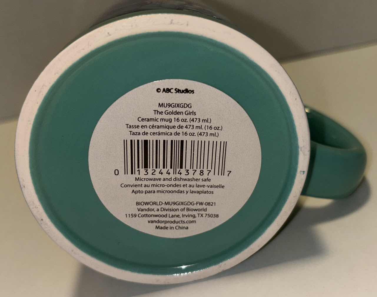 Photo 1 of NEW BIOWORLD GOLDEN GIRLS “STAY GOLDEN” 16oz CERAMIC MUG (2)