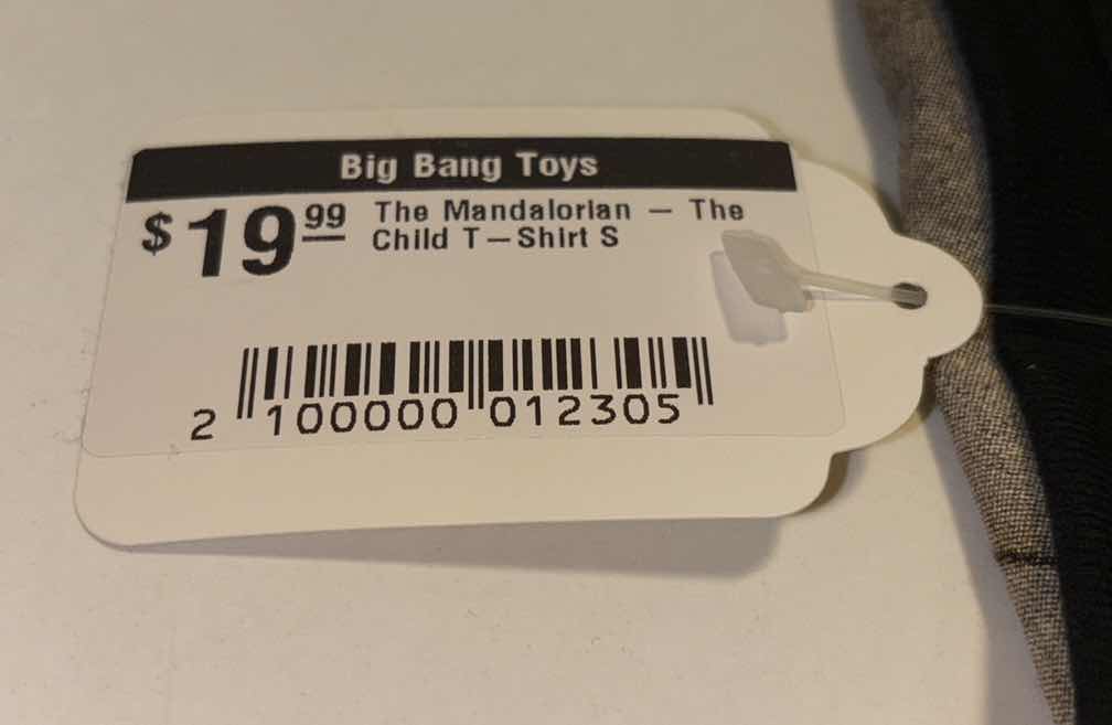 Photo 2 of NEW STAR WARS THE MANDALORIAN THE CHILD T-SHIRT (BLACK, SMALL)