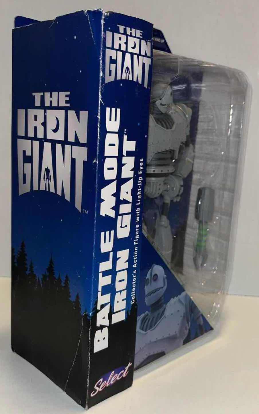 Photo 1 of NEW DIAMOND SELECT TOYS THE IRON GIANT “BATTLE MODE IRON GIANT” COLLECTORS ACTION FIGURE W LIGHT-UP EYES