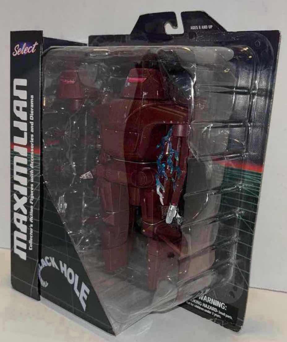 Photo 1 of NEW DIAMOND SELECT TOYS THE BLACK HOLE “MAXIMILIAN” COLLECTORS ACTION FIGURE W ACCESSORIES & DIORAMA (1)