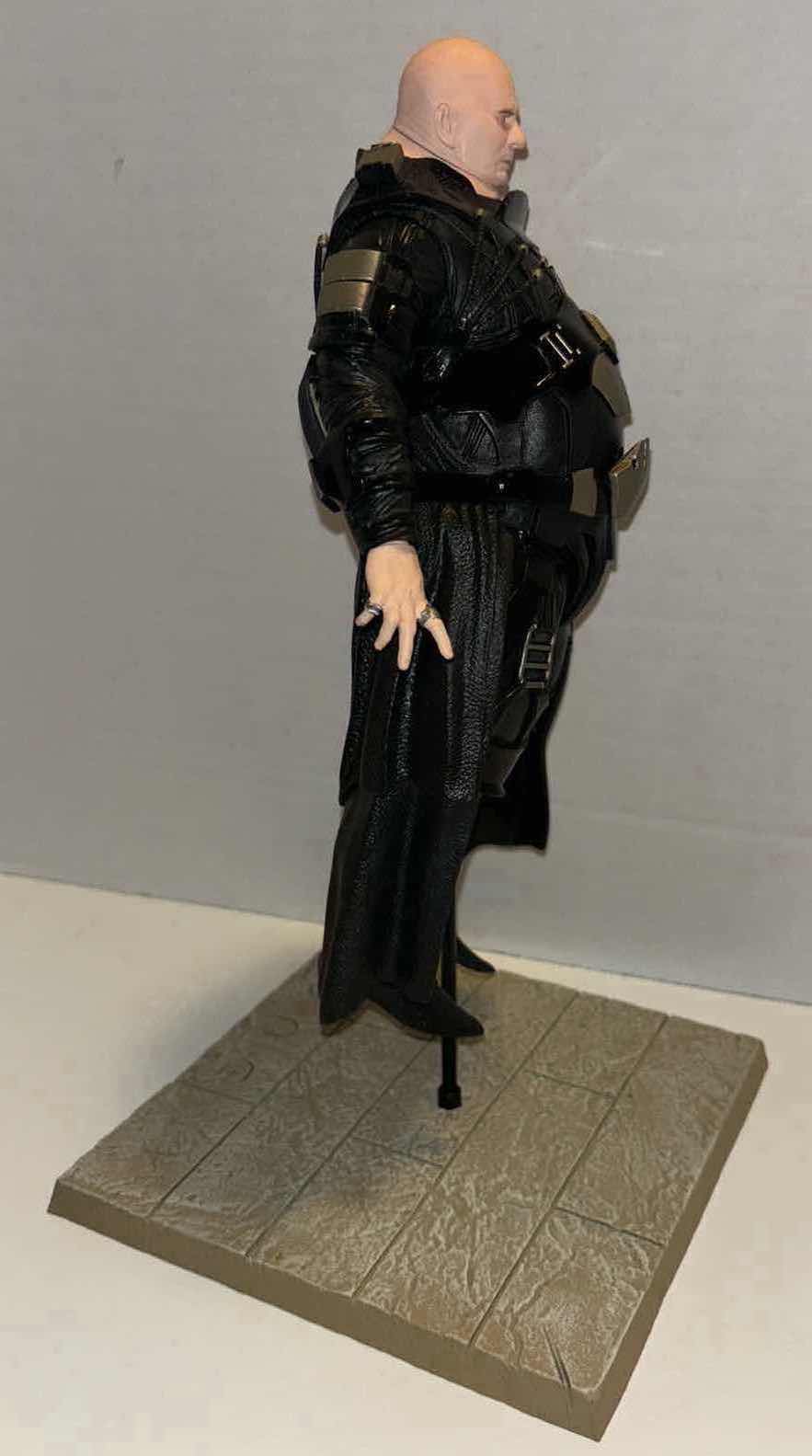 Photo 5 of MCFARLANE TOYS DUNE BARON VLADIMIR HARKONNEN 12” DELUXE FIGURE W STAND