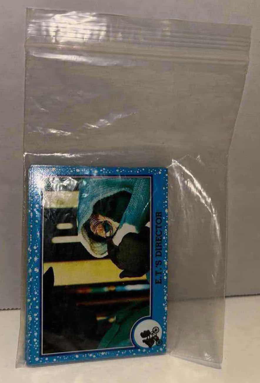 Photo 5 of VINTAGE TOPPS 1982 “ET THE EXTRA-TERRESTRIAL” MOVIE TRADING CARDS (7)