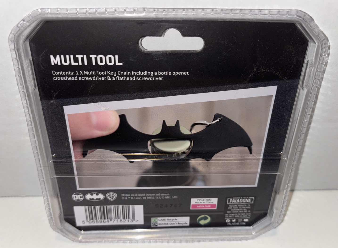 Photo 1 of NEW DC BATMAN MULTI TOOL KEYCHAIN & KISS KAN KOOLERS (2)