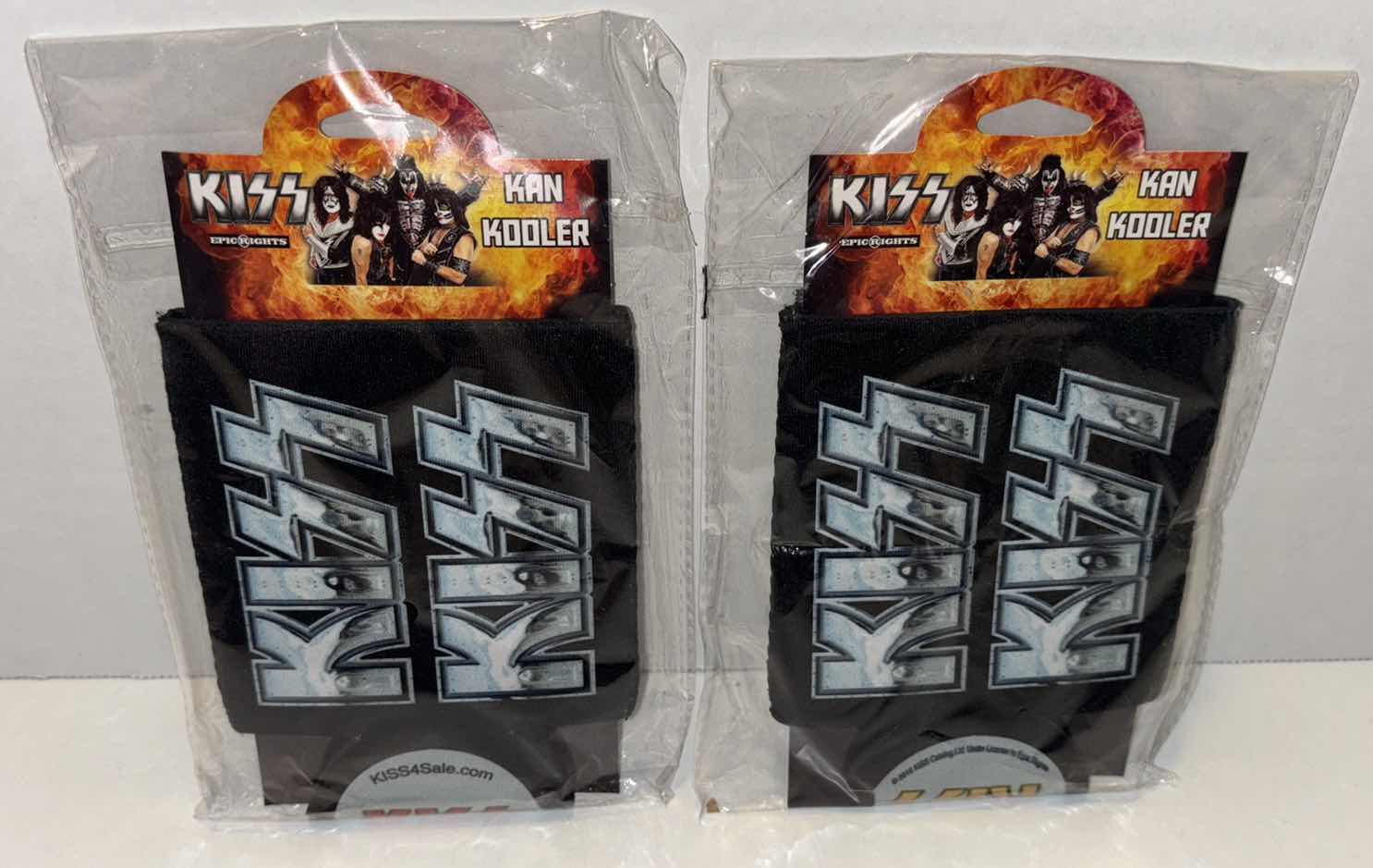 Photo 1 of NEW DC BATMAN MULTI TOOL KEYCHAIN & KISS KAN KOOLERS (2)