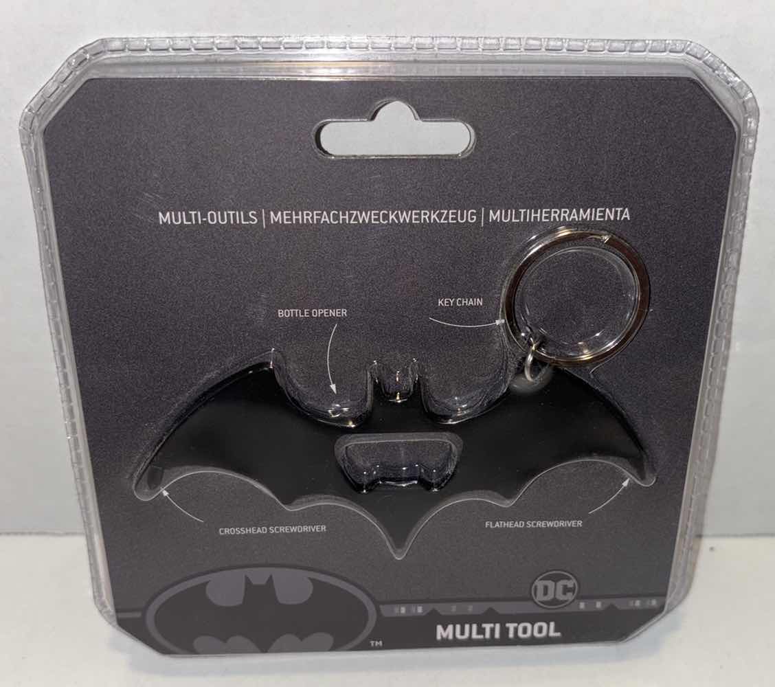 Photo 1 of NEW DC BATMAN MULTI TOOL KEYCHAIN & KISS KAN KOOLERS (2)