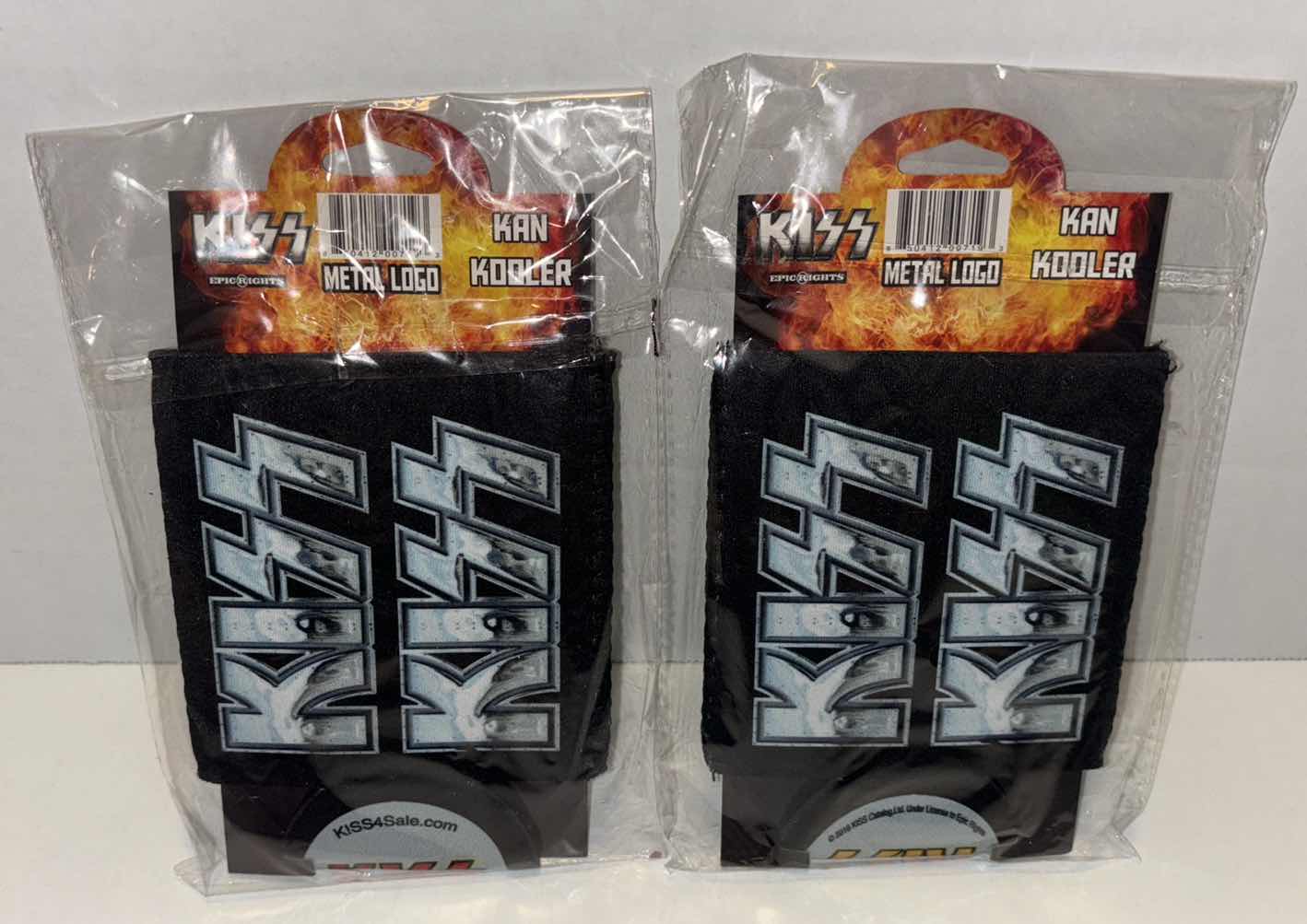 Photo 1 of NEW DC BATMAN MULTI TOOL KEYCHAIN & KISS KAN KOOLERS (2)