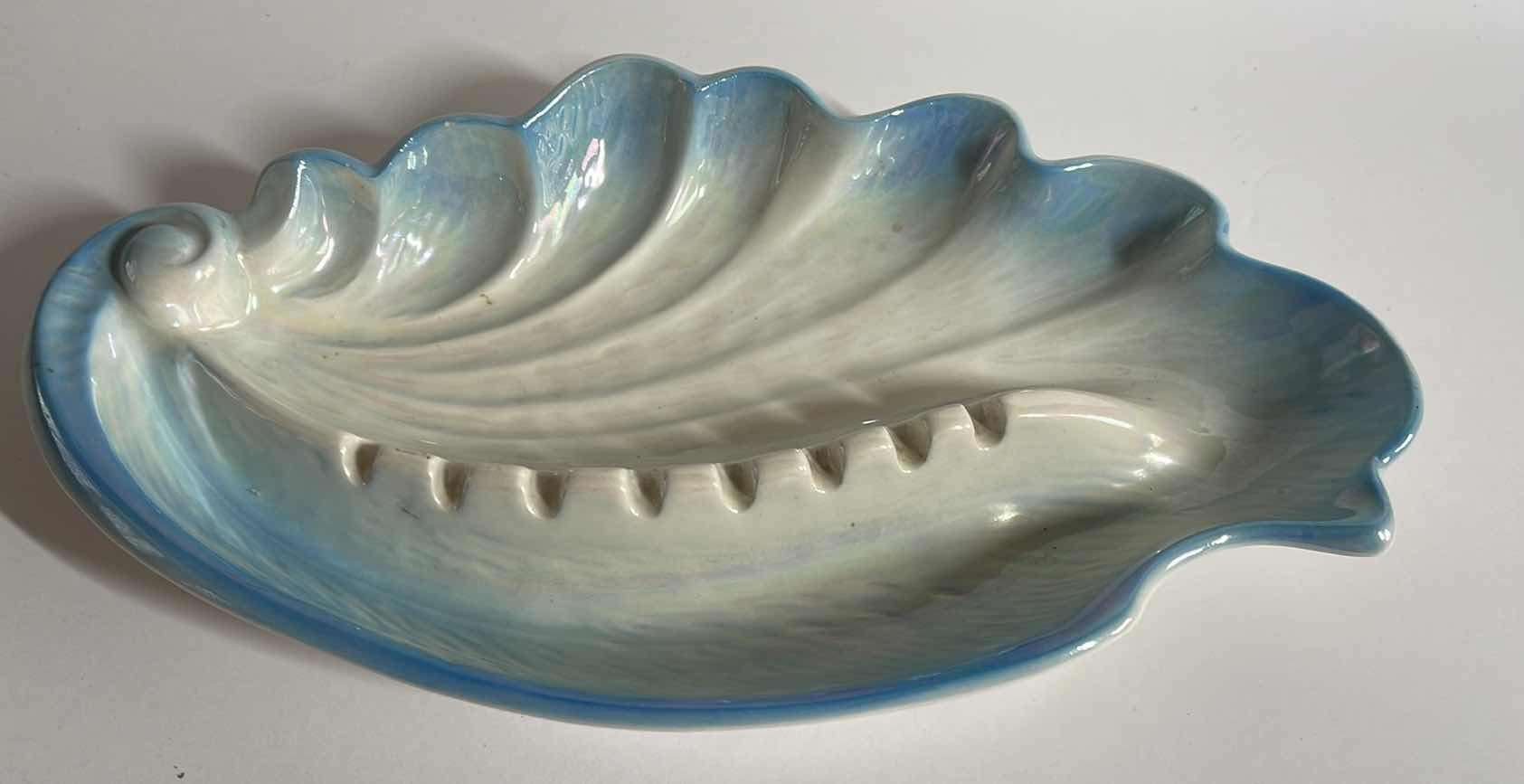 Photo 1 of VINTAGE USA POTTERY ASHTRAY