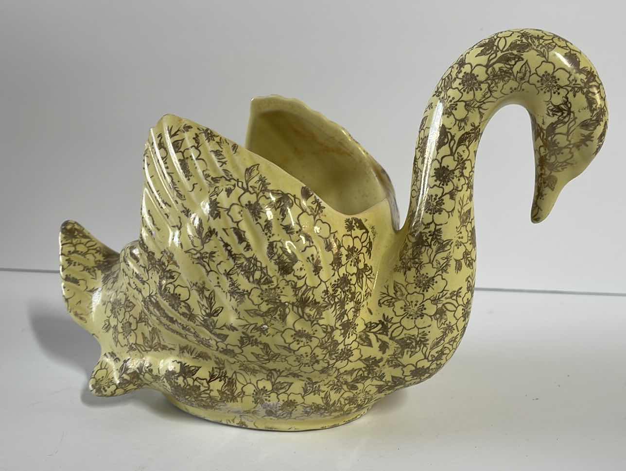 Photo 2 of VINTAGE PIONEER POTTERY