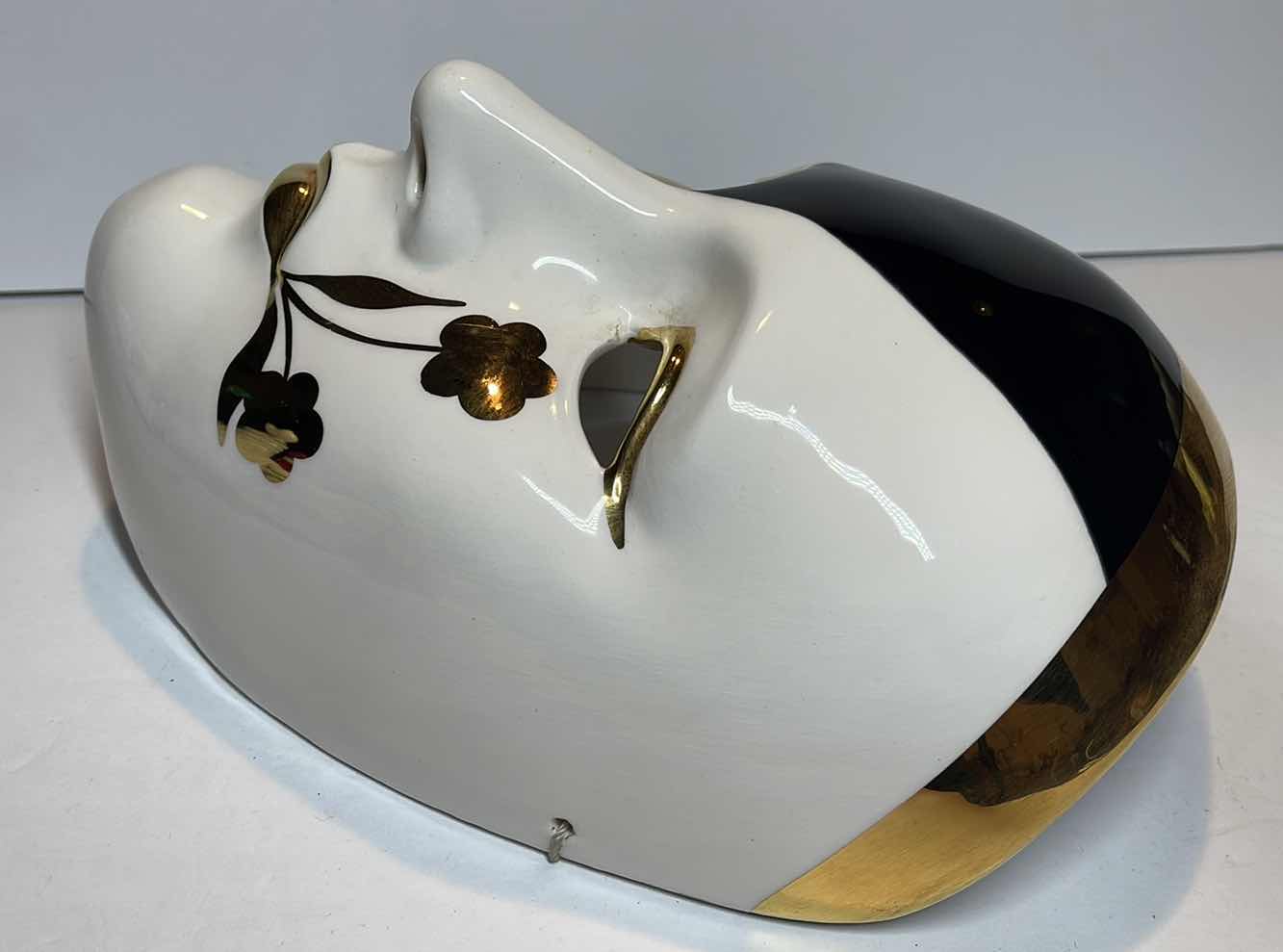 Photo 1 of BAUZE MASQUERADE MASK W/ 24ct GOLD DETAIL CREATED BY THE LLADRO FAMILY SPAIN