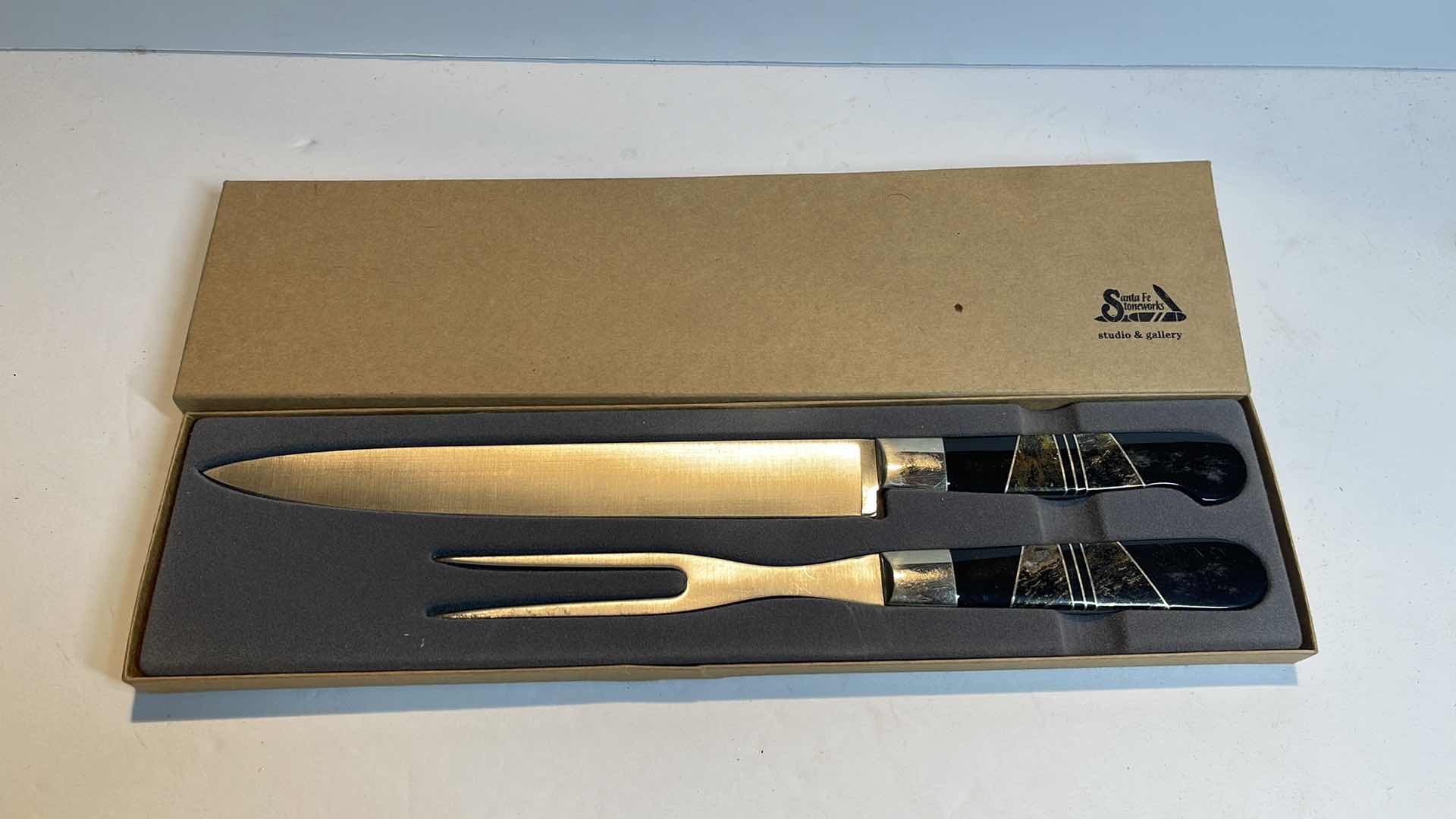 Photo 1 of SANTA FA CARVING SET